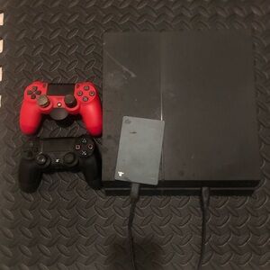 PS4 w/ Controllers